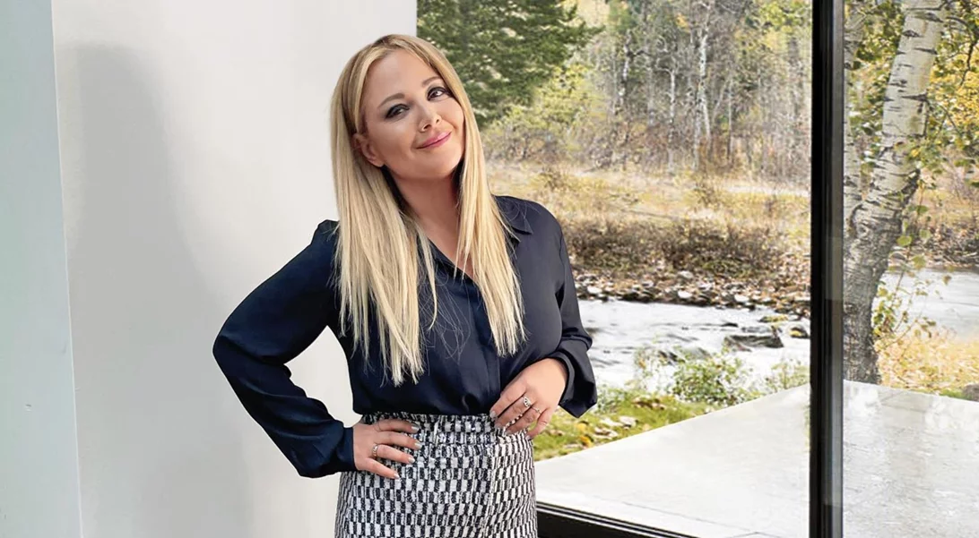 Η Νάνσυ Ζαμπέτογλου με το τζιν από τη Zara που κοστίζει μόλις 30 ευρώ και ταιριάζει σε όλες τις σιλουέτες