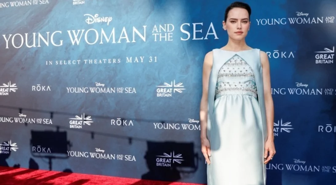 Η πρωτοπόρος κολυμβήτρια της Μάγχης τιμάται στην ταινία "Young Woman and the Sea"