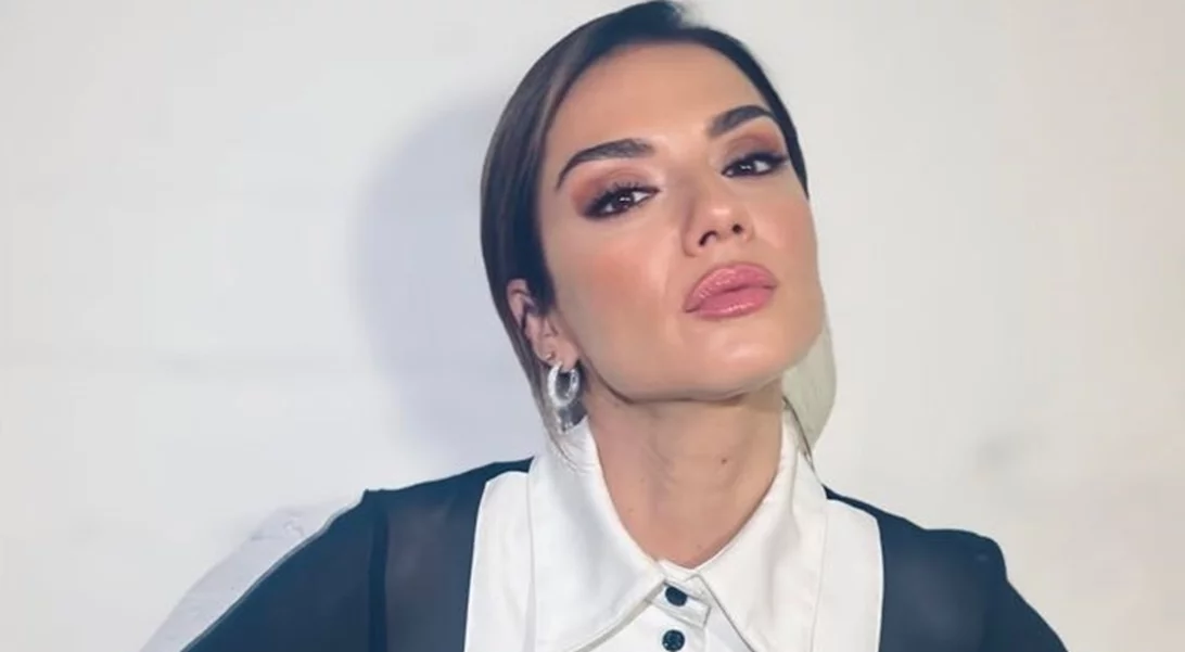 Εφέ lifting | Αυτός είναι ο θαυματουργός ορός προσώπου που λατρεύει η Βάσω Λασκαράκη