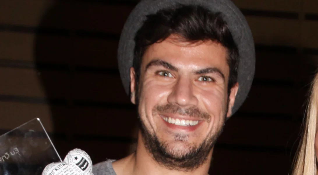 Περήφανος μπαμπάς ο Άκης Πετρετζίκης | Η τρυφερή φωτογραφία με τον γιο του