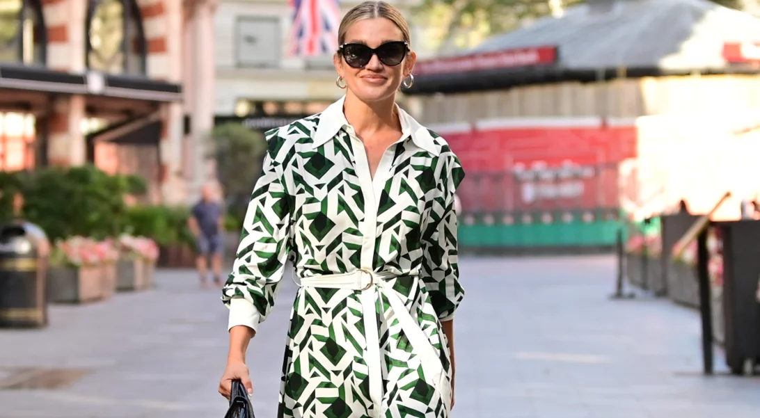 Εάν είσαι καλεσμένη σε γάμο, σε αυτή τη μυστική κατηγορία του Zara θα βρεις το ιδανικό φόρεμα