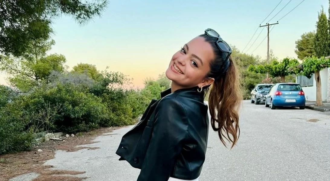 Η Μαριτίνα Ντενίση παρανυφάκι στον γάμο της Νάνσυς Ζαμπέτογλου και του Νάσου Γαλακτερού