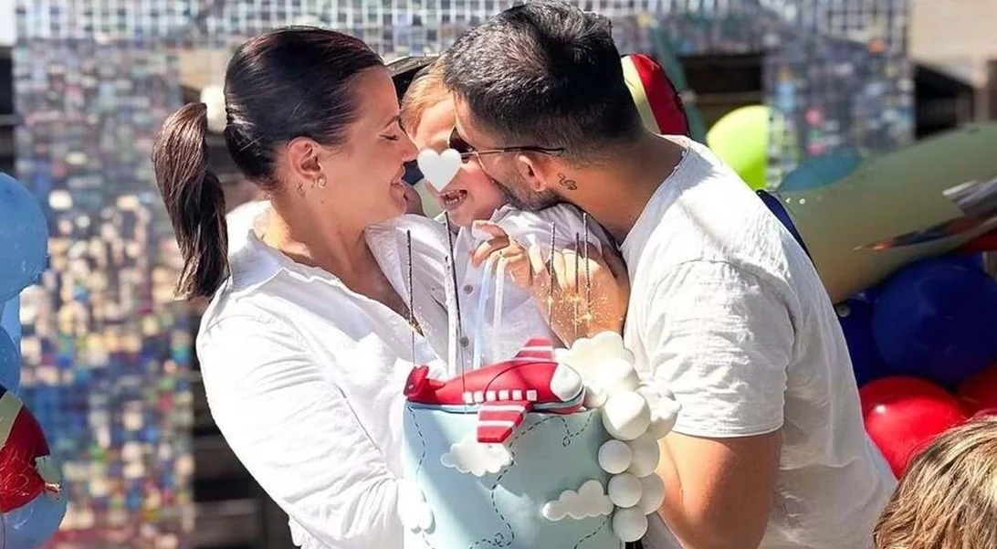 Λάουρα Νάργες & Χρήστος Σαντικάι γιόρτασαν τα τρία χρόνια ζωής του γιου τους Αλέξανδρου μ' ένα φαντασμαγορικό πάρτι