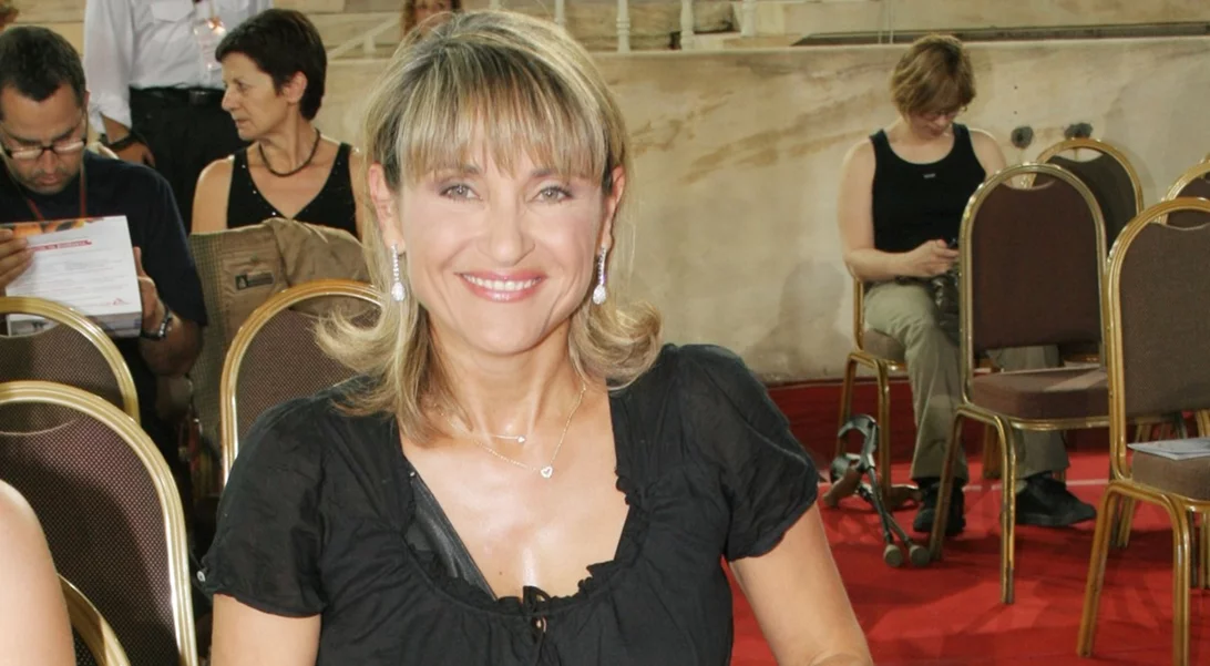 Μάρα Ζαχαρέα | Φόρεσε το blazer από Zara που θα ανανεώσει τα office looks