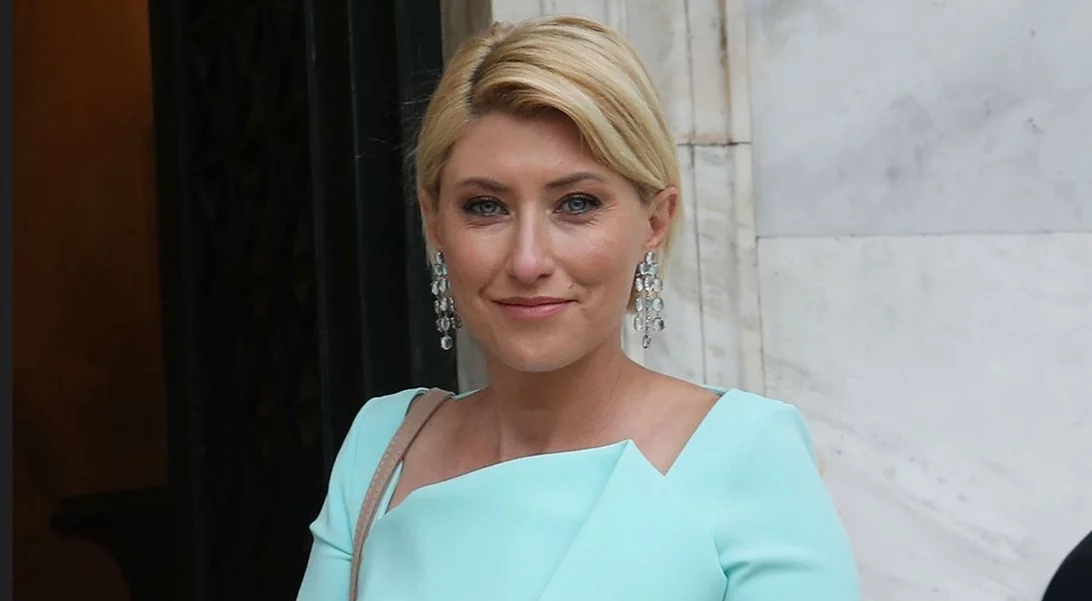 Σία Κοσιώνη | Με total denim σύνολο στη Θεσσαλονίκη - Μαζί της ο γιος της Δήμος