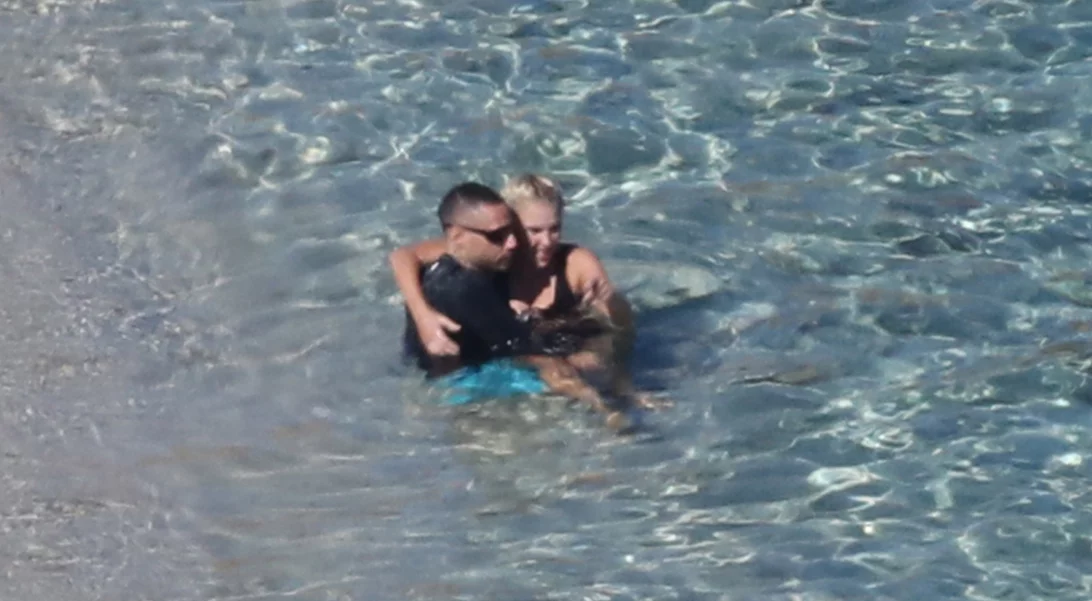 Τάμτα - Πάρης Κασιδόκωστας | Για μπάνιο στη Μύκονο με την κόρη της, Άννυ