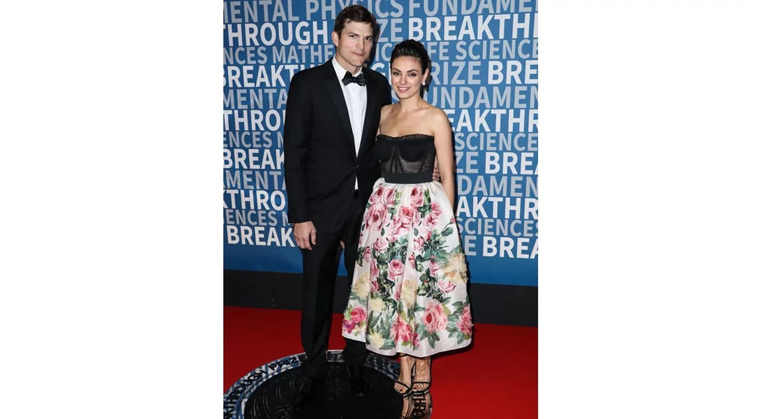 Ο Ashton Kutcher και η Mila Kunis σπάνε πλάκα, κάνοντας (επιτέλους) μπάνιο τα παιδιά τους και γίνονται viral