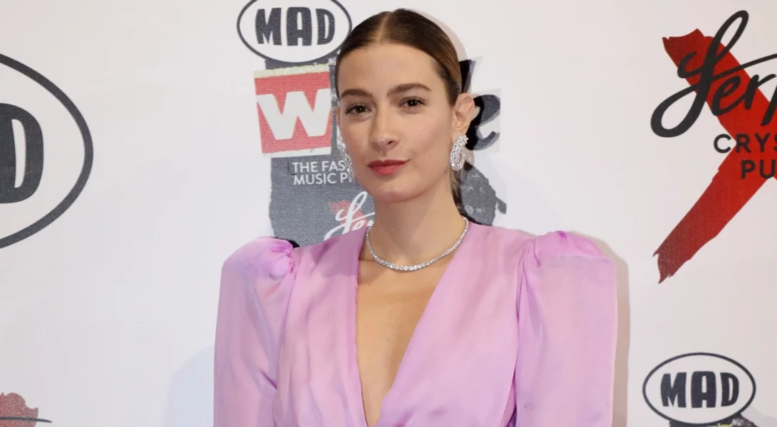 Ετοιμάζεσαι για έξοδο το βράδυ; Το look της Ισμήνης Παπαβλασοπούλου με δερμάτινο παντελόνι είναι η ιδανική πρόταση