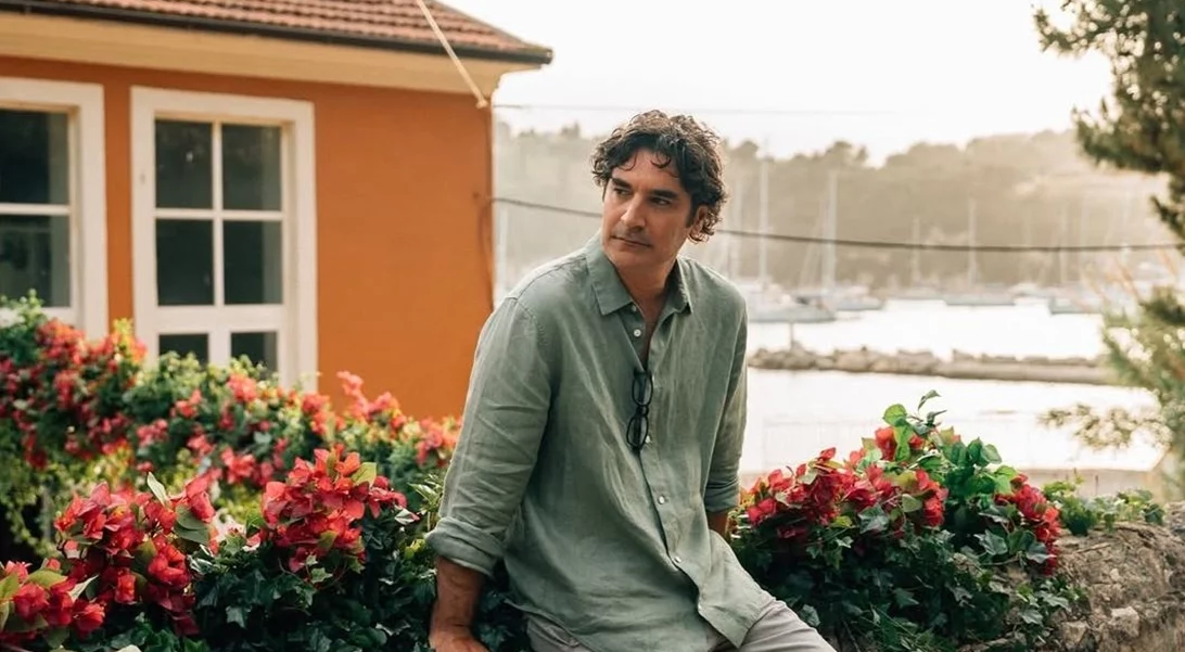 "O Χριστόφορος Παπακαλιάτης είναι ατάλαντος" | Ποιος ξεστόμισε την "edgy" αυτή ατάκα για τον αγαπημένο δημιουργό;