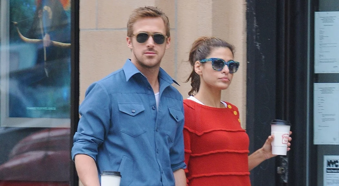 Η Eva Mendes και ο Ryan Gosling βρίσκονται στην Ελλάδα | Οι άκρως καλοκαιρινές φωτογραφίες στην Αντίπαρο