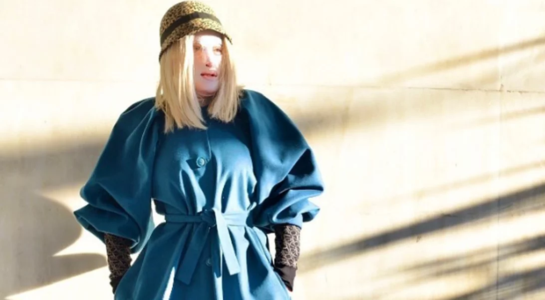 Ιωάννα Παλιοσπύρου | Φωτογραφίζεται χωρίς μάσκα και βλέπουμε για πρώτη φορά πεντακάθαρα το πρόσωπό της