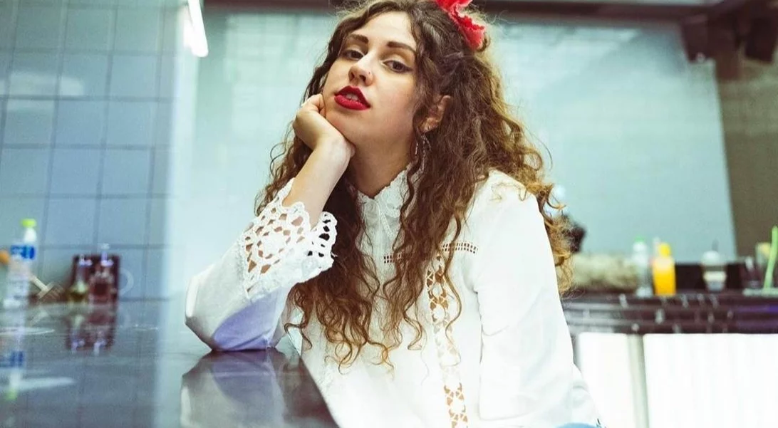 Νεφέλη Μεγκ | Σάλος στο Twitter για το χυδαίο σχόλιο για τον Αλέξη Τσίπρα - "Πήγε για..."