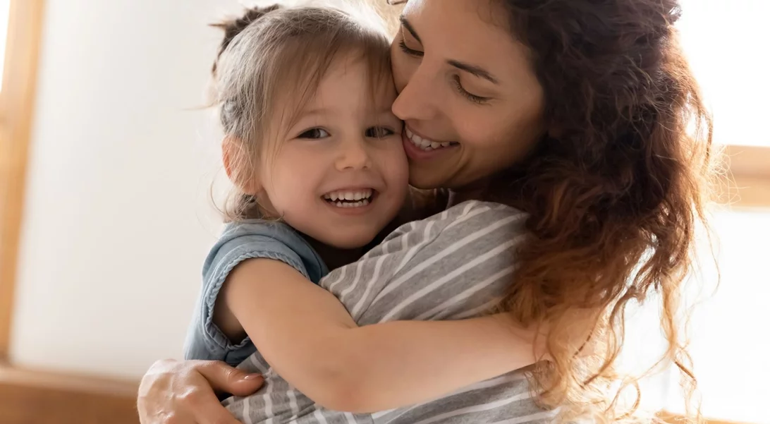 5 ερωτήσεις που είναι σαν μια μεγάλη αγκαλιά για τα παιδιά