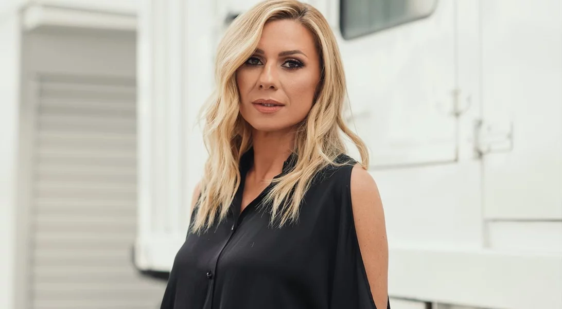 Cocooning για την Κατερίνα Καραβάτου | Η ανάρτηση από την πιο cozy γωνιά του σαλονιού της