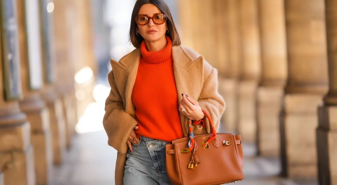 Το μάλλινο τζάκετ από τη Massimo Dutti που φορούν όλα τα Tiktok girls