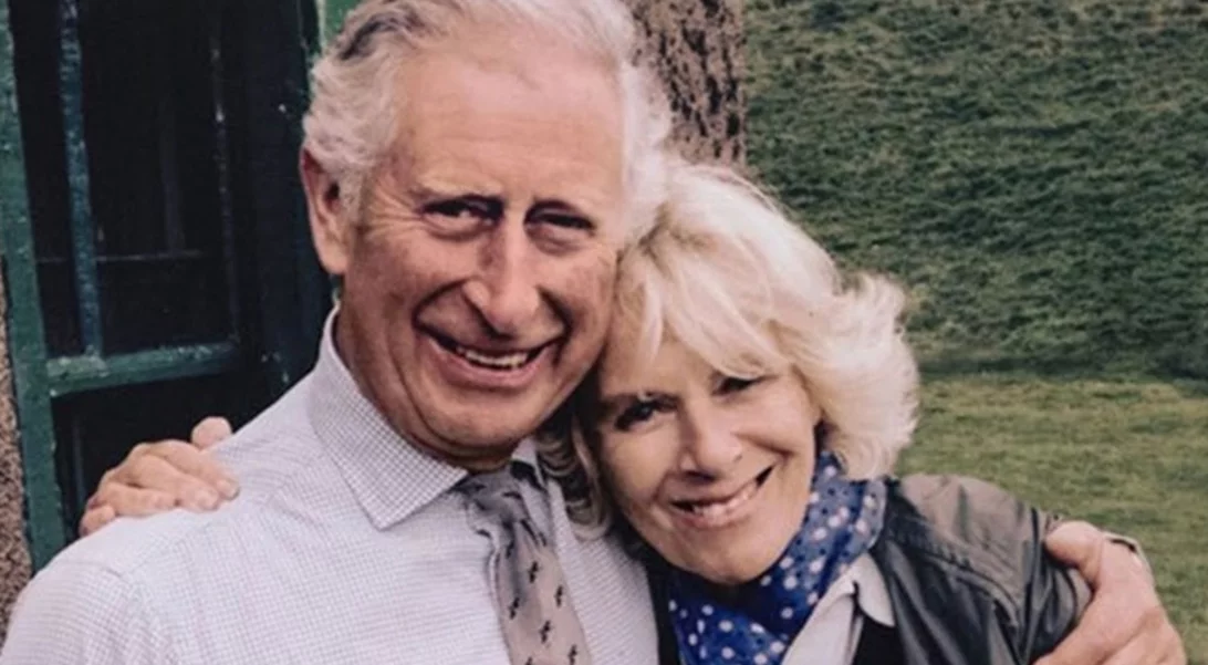 H επιστροφή του βασιλιά Κάρολου | Συμβολική η πρώτη του επίσκεψη- συνάντησε καρκινοπαθείς