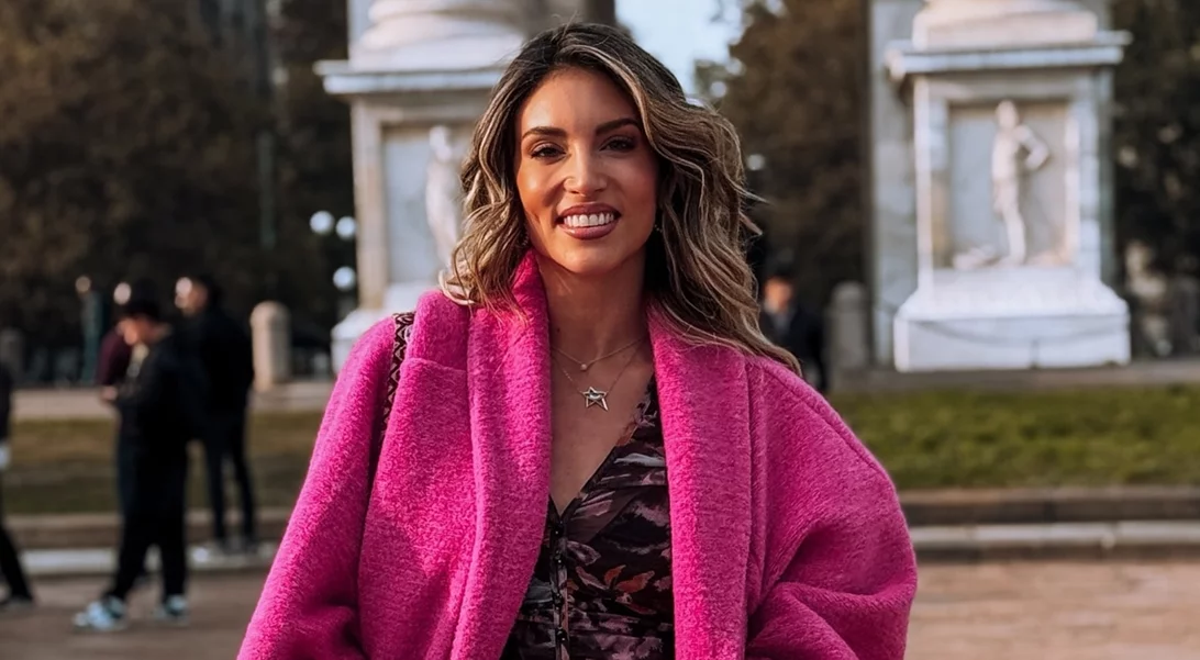 Η Αθηνά Οικονομάκου προτείνει τι να φορέσεις στα χριστουγεννιάτικα parties