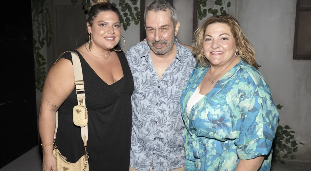 Δανάη Μπάρκα | Το ξέφρενο πάρτυ έκπληξη από τα αγαπημένα της πρόσωπα με αφορμή τα γενέθλιά της