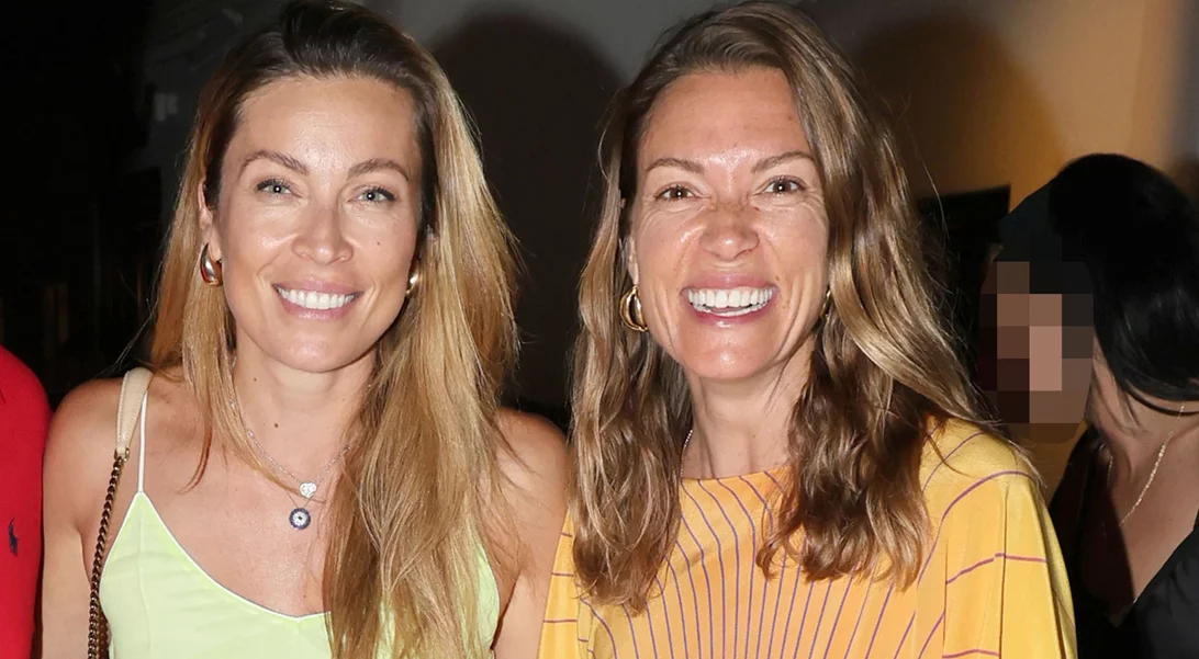 Μπιάνκα Κρασσά & Μάργκω Πατίτσα στο Λονδίνο | Πόσο μοιάζουν τα δύο κορίτσια