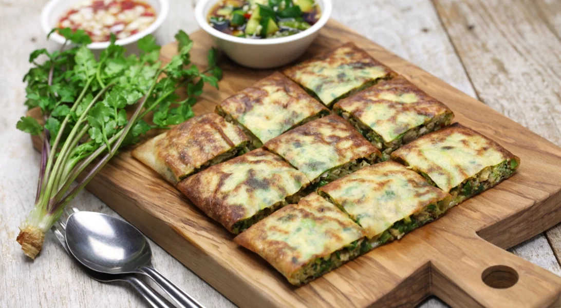 Η "σπανακόπιτα της τεμπέλας" | Η πιο comfort με σπανάκι και φέτα που θα λατρέψεις