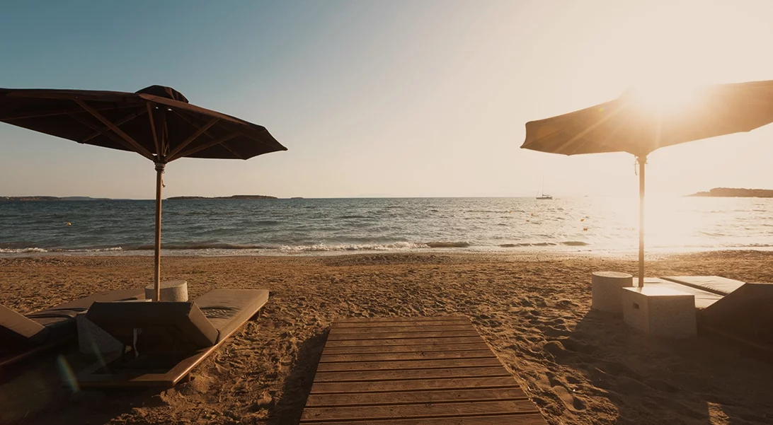 Το "The C - Beach Restaurant" υποδέχεται την καλοκαιρινή σεζόν