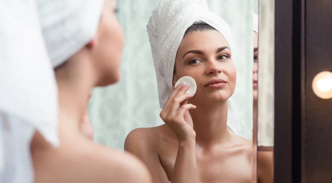 Πώς θα επιλέξεις το σωστό καθαριστικό προσώπου; 5 τύποι και οι σωστές επιλογές