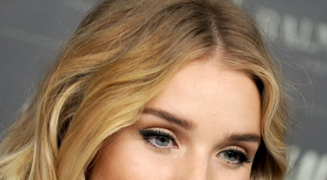 Έχεις δει ποτέ την Rosie Huntington-Whiteley χωρίς μακιγιάζ; Και χωρίς κανένα φίλτρο;