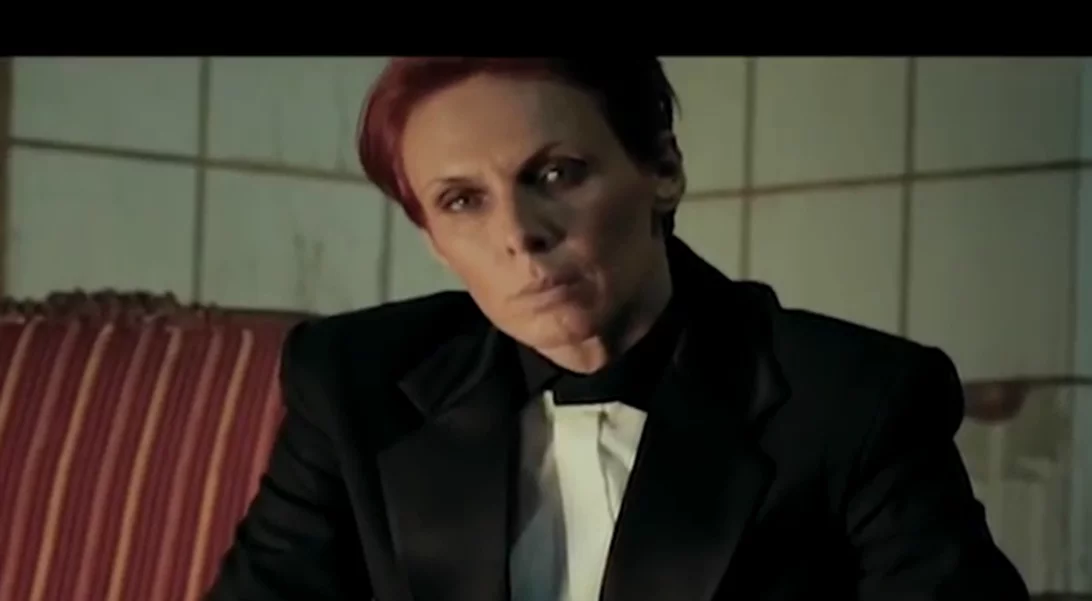 Δείτε την μεταμόρφωση της Εβελίνας Παπούλια για τον ρόλο στο «Βίκτωρ/Βικτώρια»