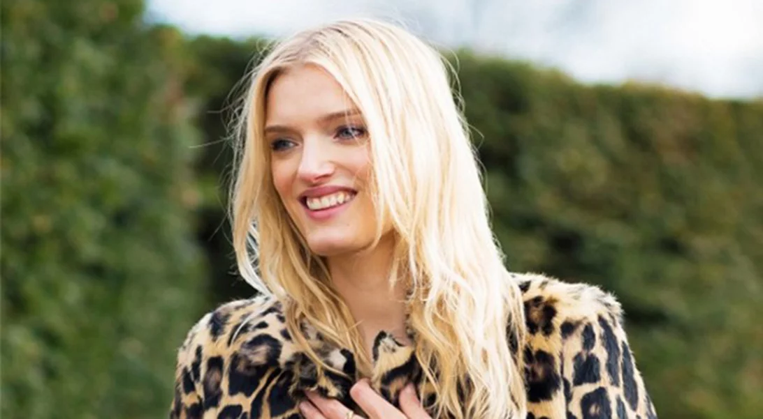 Τα it-girls του Λονδίνου «ορκίζονται» σε συγκεκριμένα outfits!