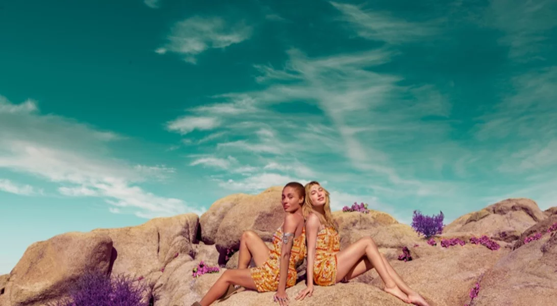 Η&Μ x Coachella: Η ψυχεδελική καμπάνια της νέας συλλογής