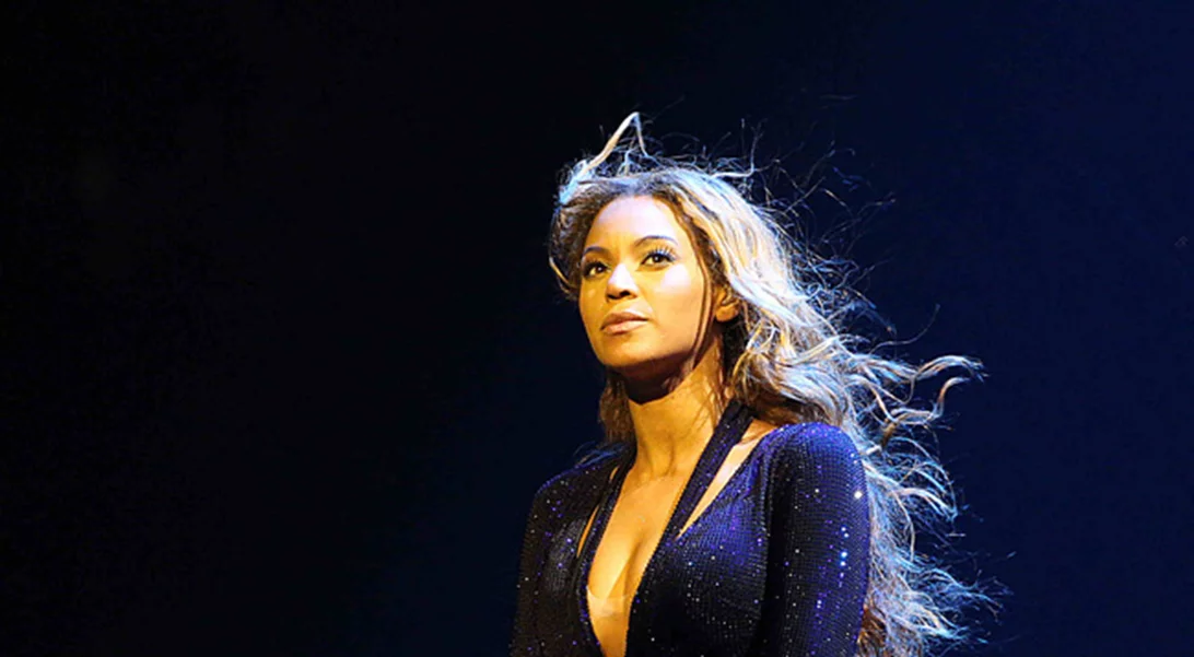 Vrettos Vrettakos: Εκτός από την ίδια τη Beyonce, έντυσε και την...κούκλα της!