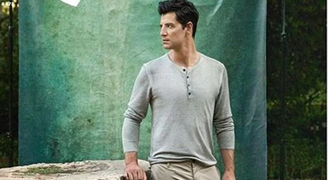 Σάκης Ρουβάς: Βackstage βίντεο από τη φωτογράφιση στον Εθνικό Κήπο