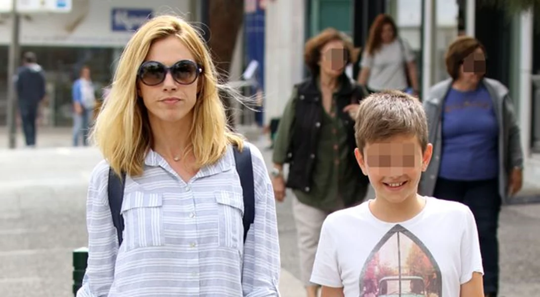 Ντορέττα Παπαδημητρίου: Στην Γλυφάδα με τους γιους της και την αδερφή της