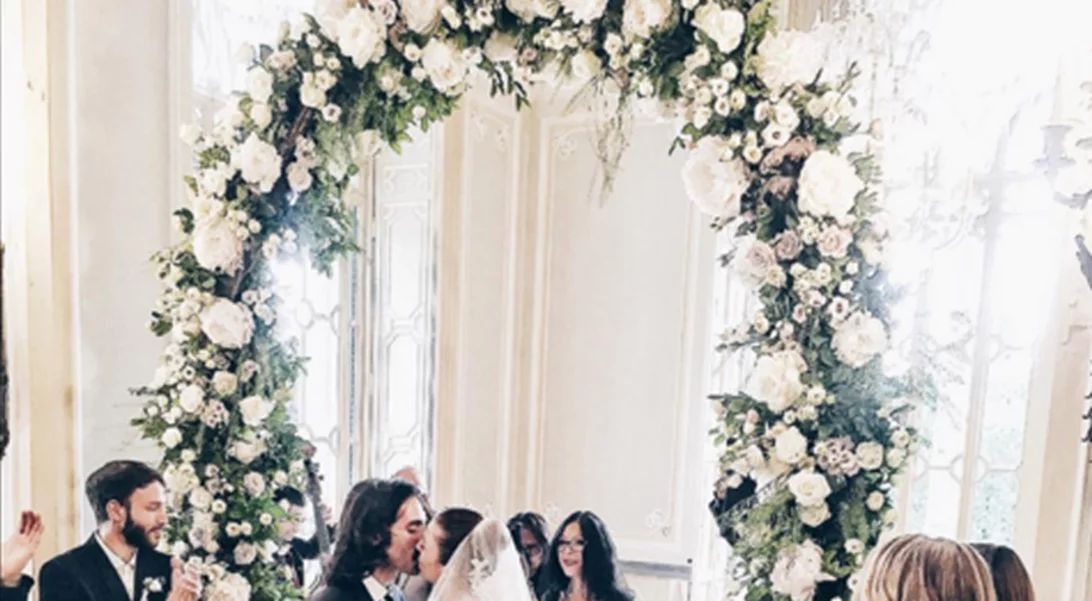 To Ιnstagram πήρε φωτιά! Ποια διάσημη blogger παντρεύτηκε με νυφικό Elie Saab;