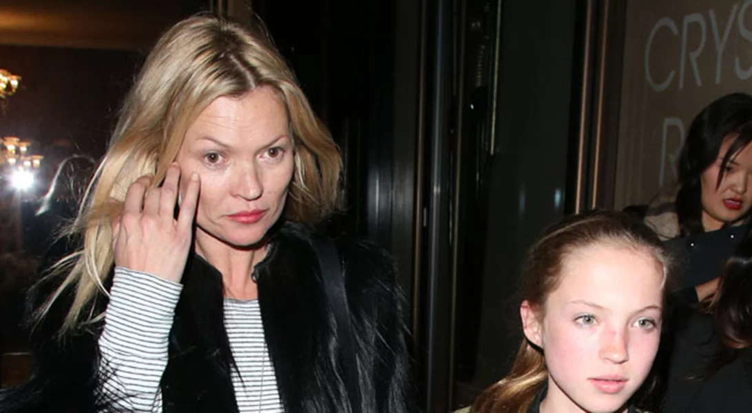 Η κόρη της Kate Moss έκανε το πρώτο της εξώφυλλο στη Vogue