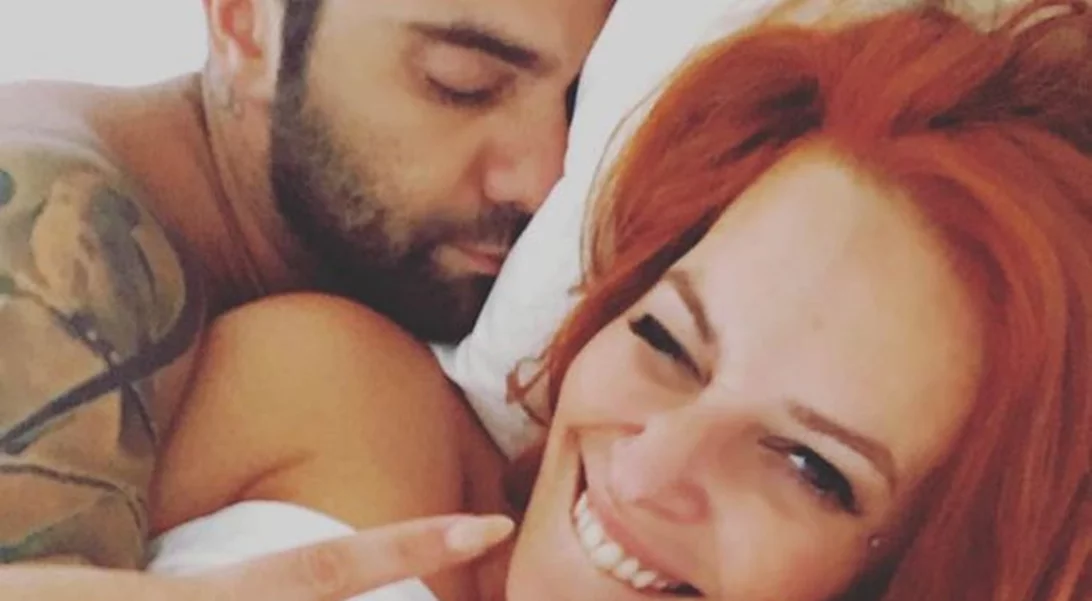 Σίσσυ Χρηστίδου- Θοδωρής Μαραντίνης: Οι σέξι φωτογραφίες στο καμαρίνι του!