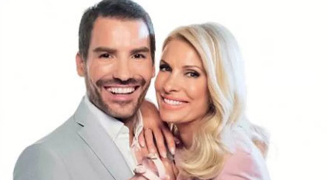 Ελένη Μενεγάκη: Τι φόρεσε στην φωτογράφησή της για την εκστρατεία κατά του Καρκίνου του Μαστού