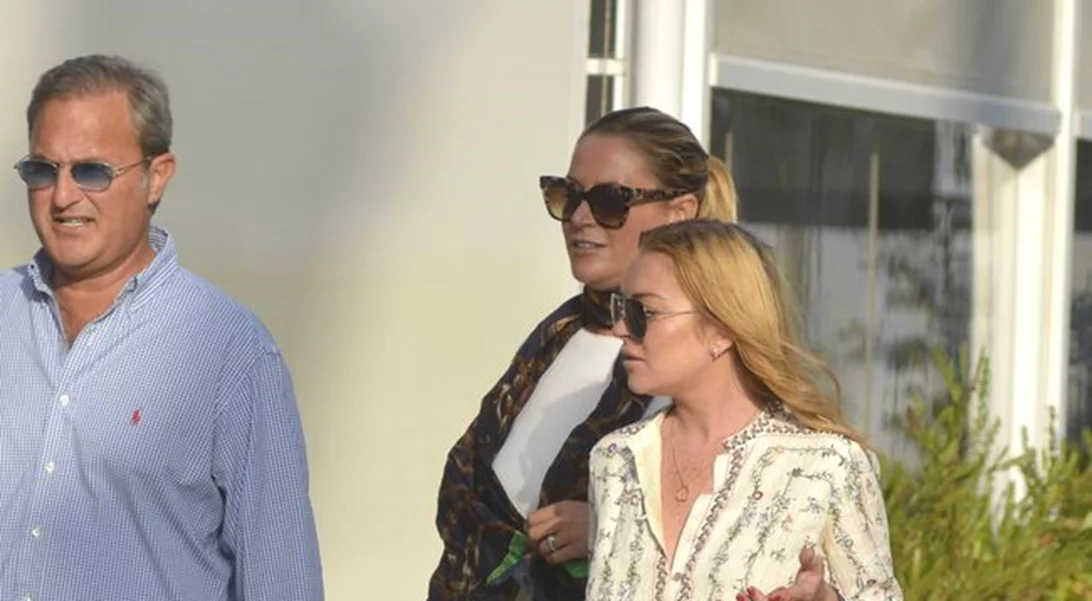 Lindsay Lohan: Η βόλτα της στην Αθήνα