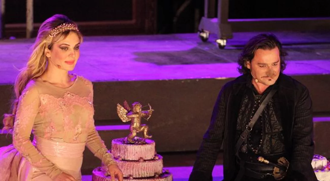 Ποιοι επώνυμοι παρακολούθησαν την παράσταση «Συρανό ντε Μπερζεράκ» με Χαραλαμπόπουλο και Ματσούκα