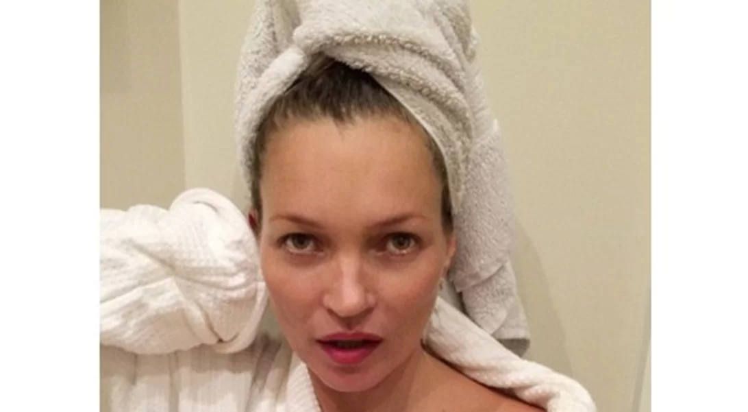 Kate Moss: Σπάνιες φωτογραφίες από την ίδια στο σπίτι της στο Λονδίνο