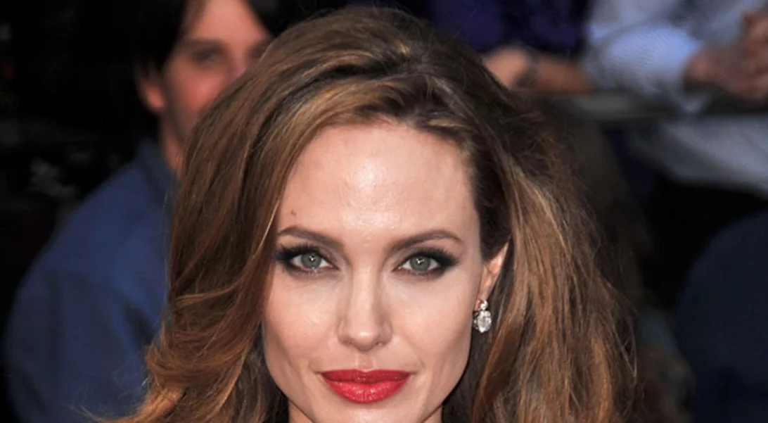 Angelina Jolie: Οι φωτογραφίες των τατουάζ που έκανε για τον Brad Pitt