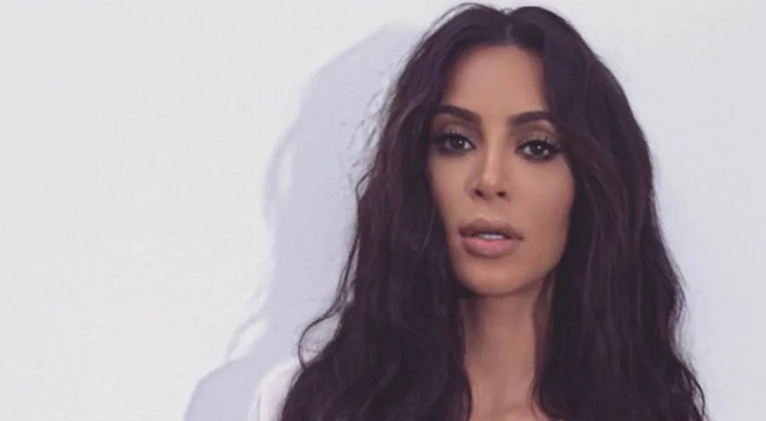 Kim Kardashian: Η πρώτη της δημόσια εμφάνιση μετά τη ληστεία στο Παρίσι
