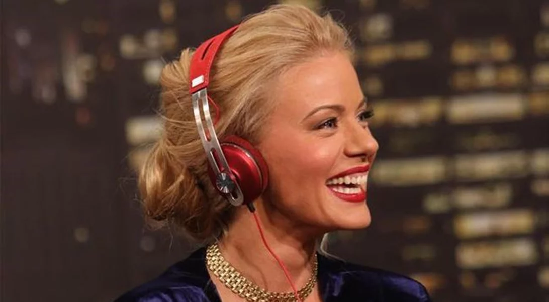 Ζέτα Μακρυπούλια: Μας δείχνει πώς να φτιάξουμε γεμιστά κολοκυθάκια