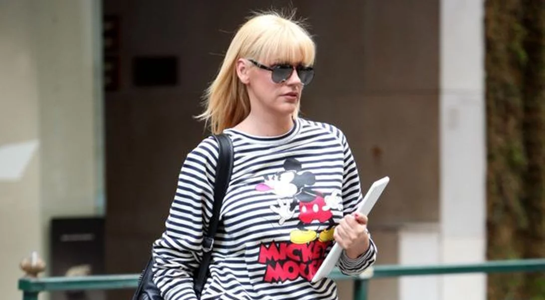 Σάσα Σταμάτη: Βόλτα στο Κολωνάκι με εντυπωσιακό look!