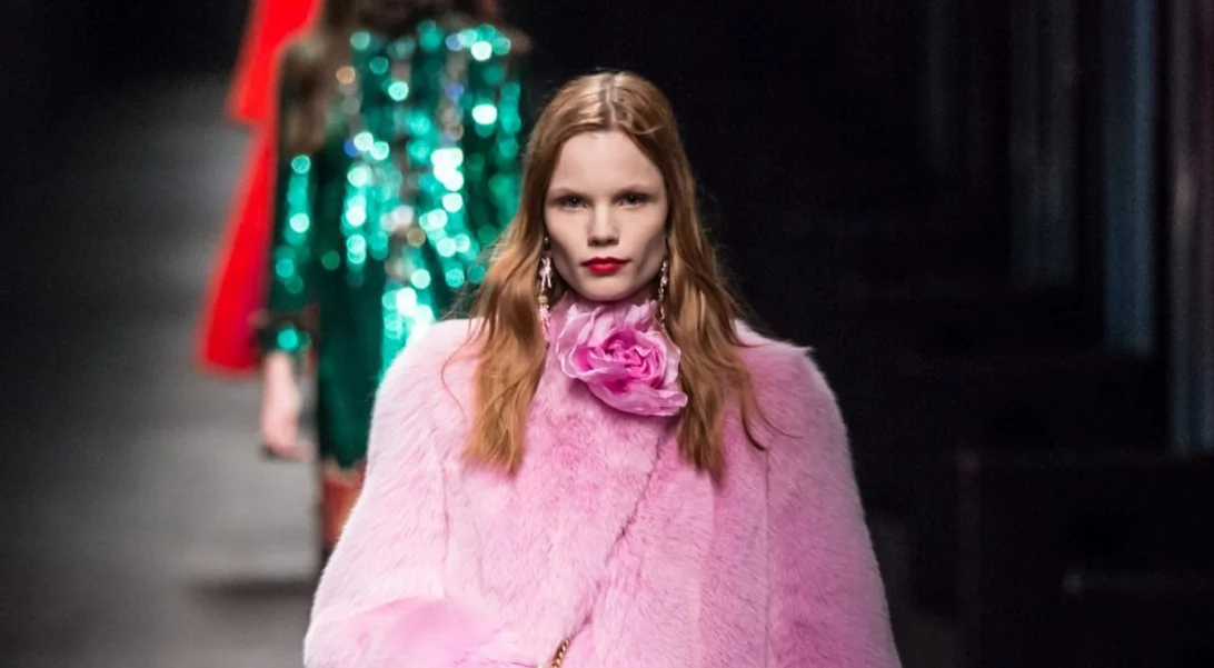 Οι πιο ωραίες συνθετικές γούνες για το χειμώνα