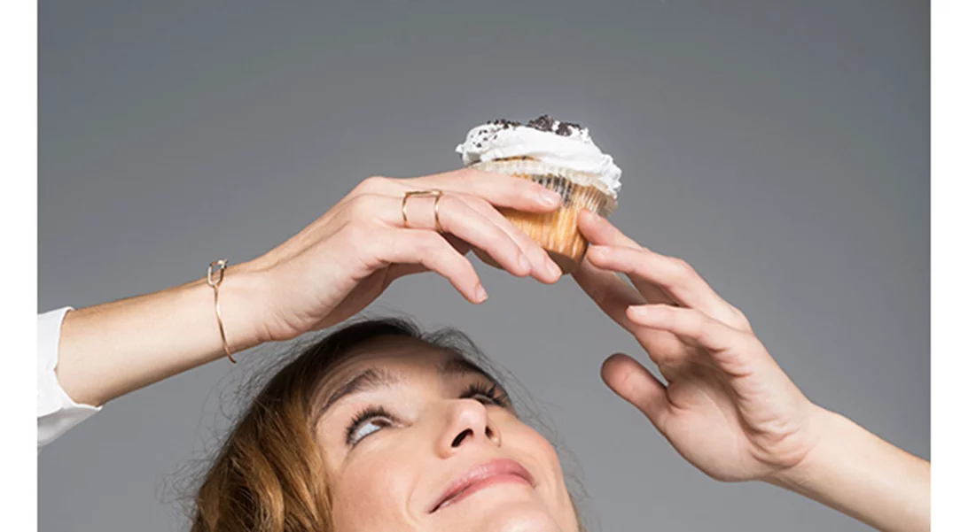 16 επώνυμοι Έλληνες φωτογραφίζονται για καλό σκοπό