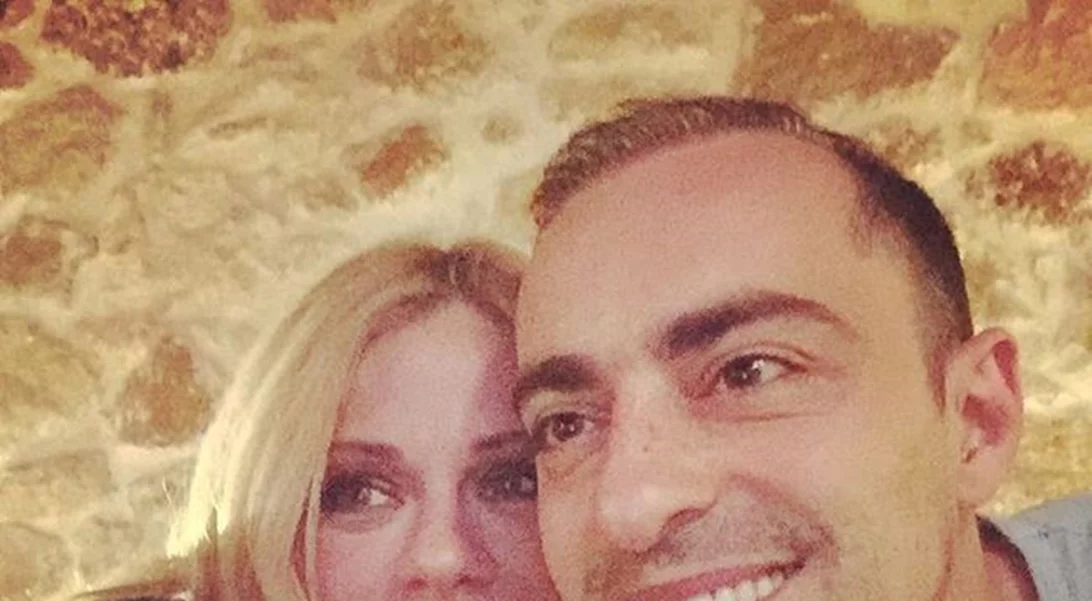 Θανάσης Αλευράς: Μας δείχνει το χριστουγεννιάτικο δέντρο του