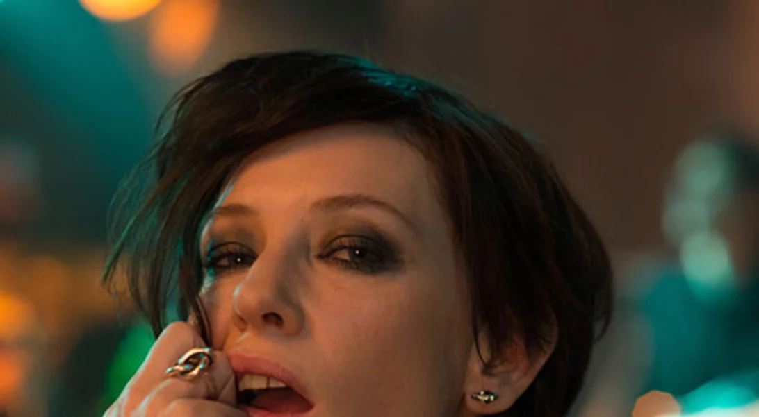 H Cate Blanchett ενσαρκώνει 13 διαφορετικούς ρόλους για το installation του Manifesto