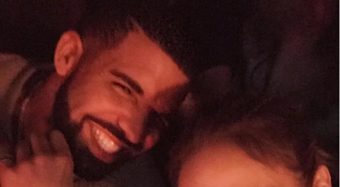 Drake: Εντοπίσθηκε σε εστιατόριο με γνωστή πορνοστάρ!