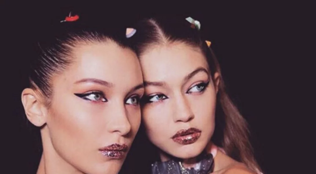 Gigi και Bella Hadid: Φωτογραφίζονται μαζί για τη νέα καμπάνια της Moschino